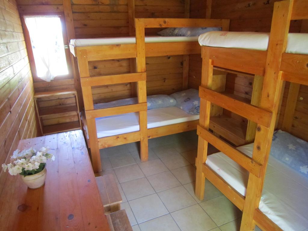 Nyirfaliget Lovaskemping Es Turistahaz Hotell Nyíregyháza Exteriör bild