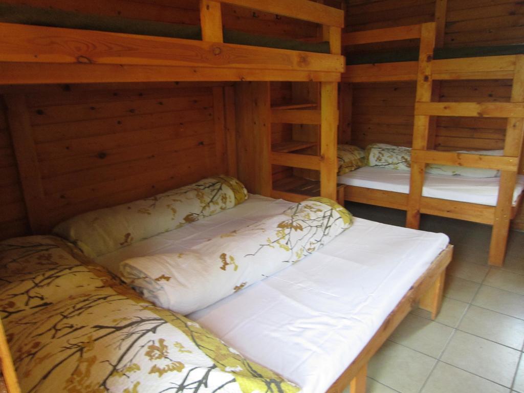 Nyirfaliget Lovaskemping Es Turistahaz Hotell Nyíregyháza Exteriör bild